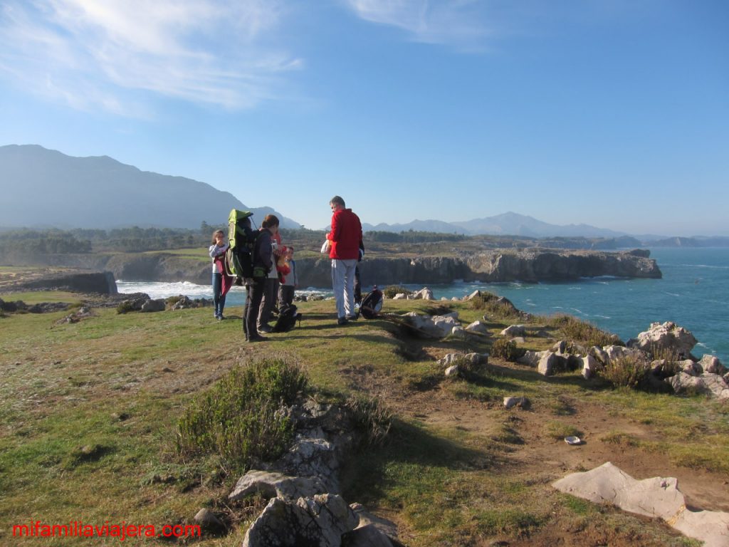 Panorámica de los acantilados de Pría