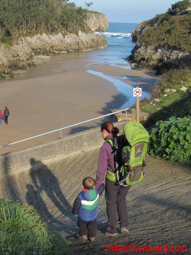 Rampa de acceso a la Playa de Guadamía