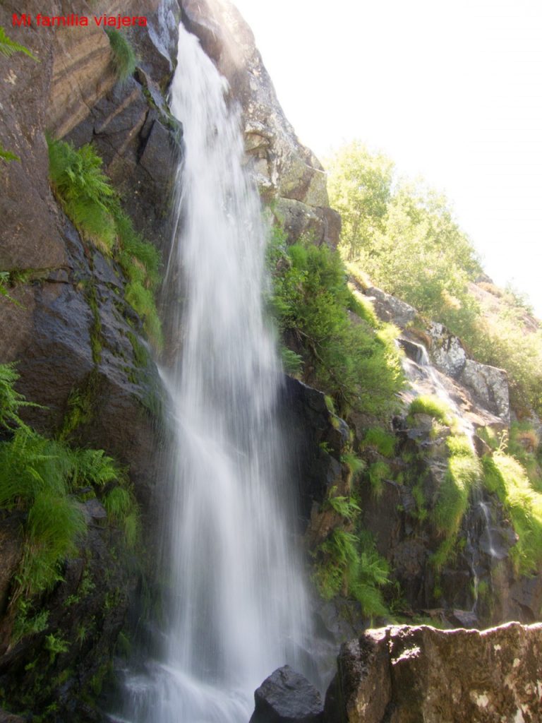 Salto de agua de la Cascada de Sotillo