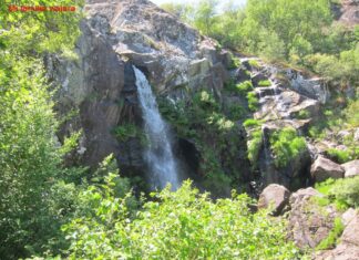 CASCADA DE SOTILLO CON NIÑOS EN SANABRIA Panorámica de la Cascada de Sotillo