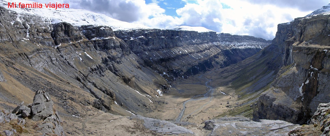 Parnorámica del Valle glaciar de Ordesa desde el Refugio de Goriz