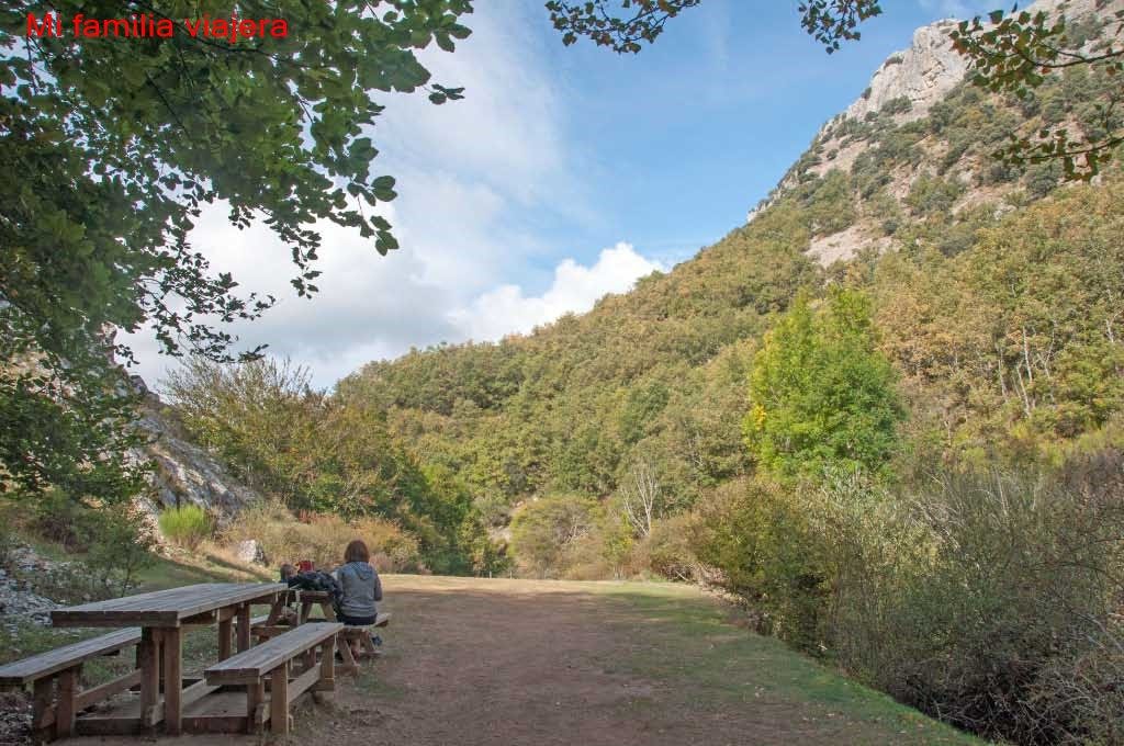 Agradacla área recreativa en Ciñera de Gordón