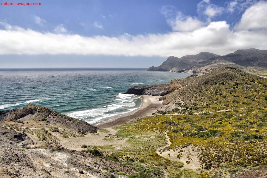 Ruta calas mágicas, Playa de Genoveses a playa de Monsul, Cabo de Gata, Almería