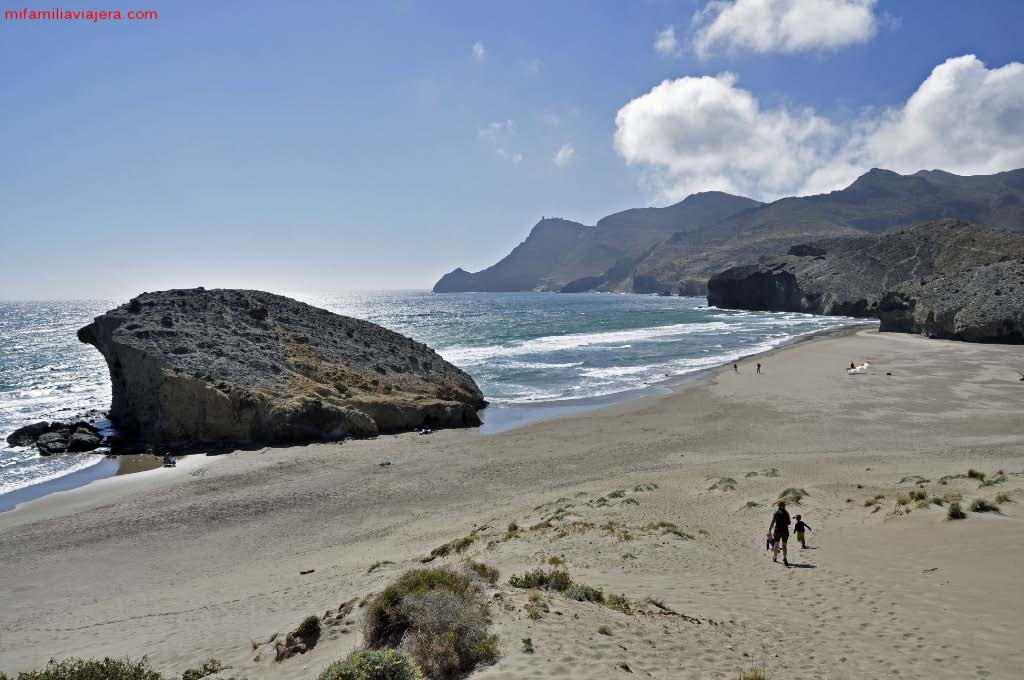 Ruta calas mágicas, Playa de Genoveses a playa de Monsul, Cabo de Gata, Almería