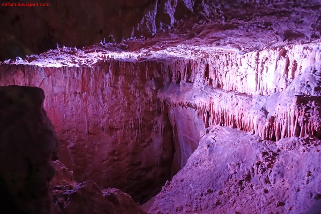Cueva de los Franceses, Espacio Natural Protegido de Covalagua, Geoparque de Las Loras, Revilla de Pomar, Palencia