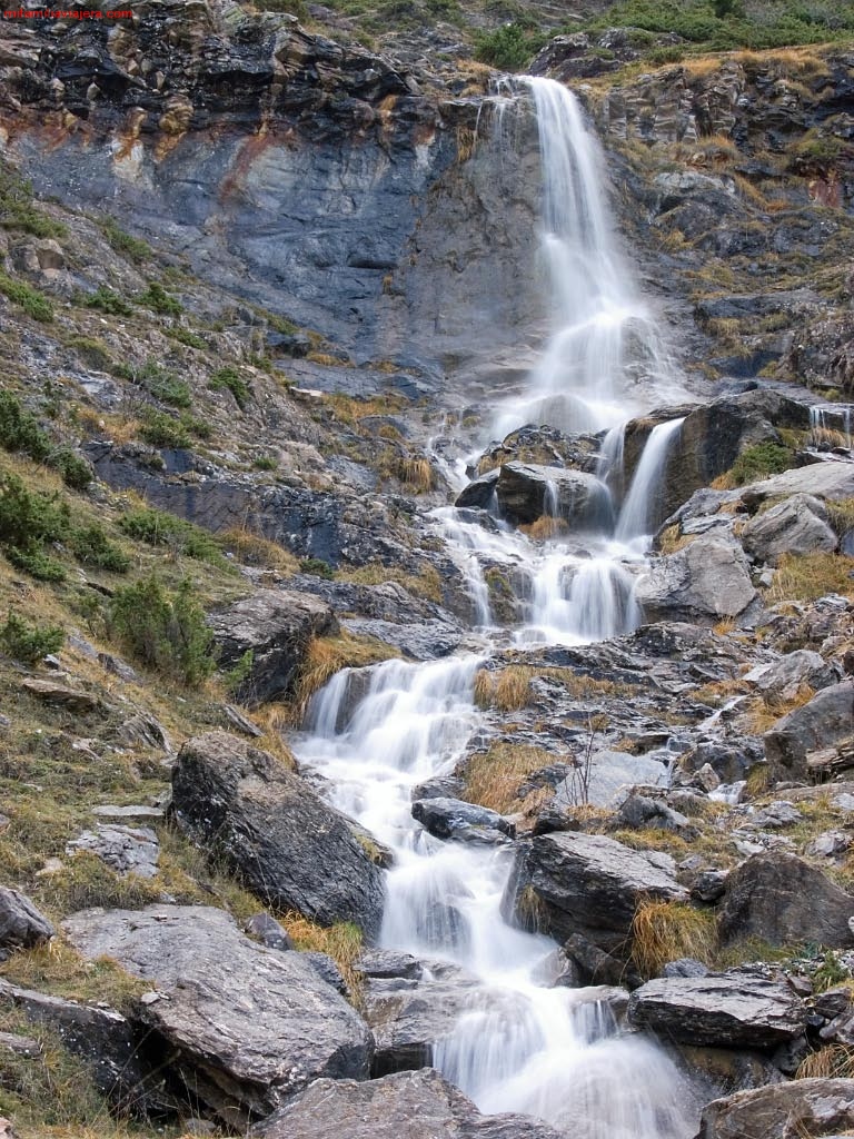 Cascada de La Larri en el Valle de Pineta