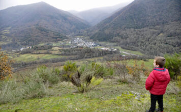 RUTA LA ZAMORA: Valle de Laciana con niños Vistas desde el Mirador de La Zamora