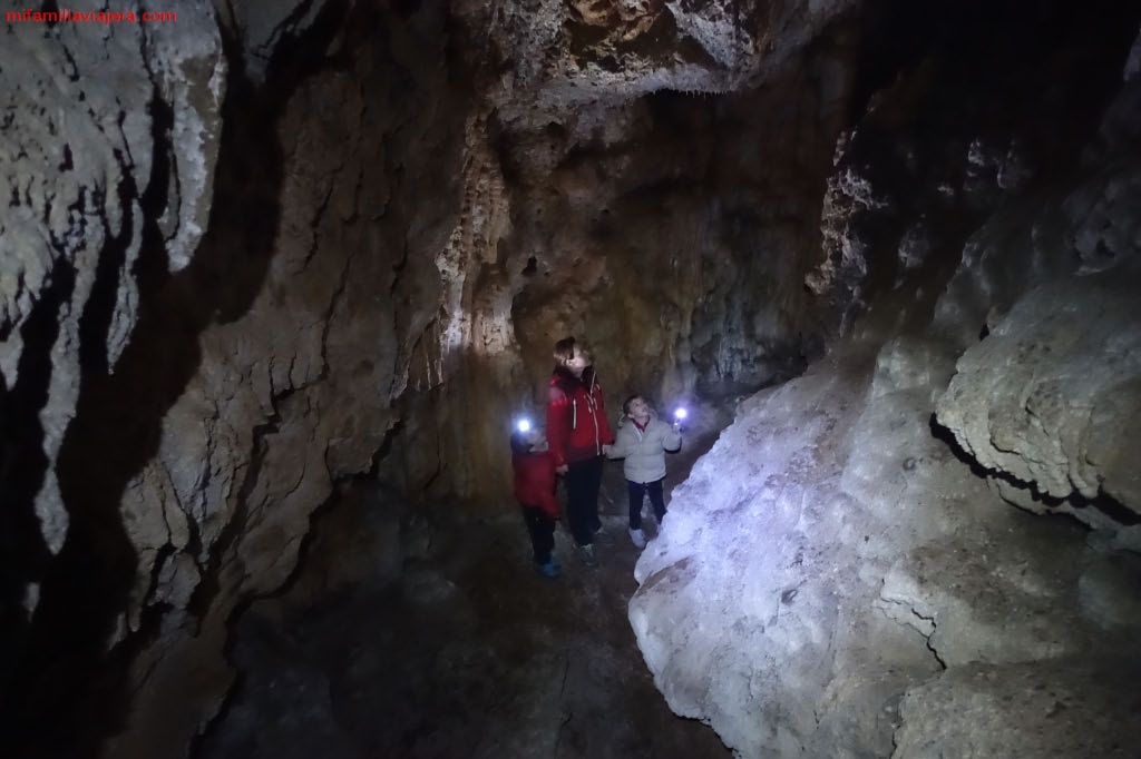 Cueva del Buseco, Oseja de Sajambre, León