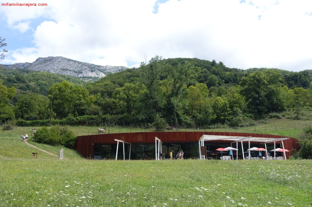 Centro de Visitantes del Parque de la Prehistoria de Teverga