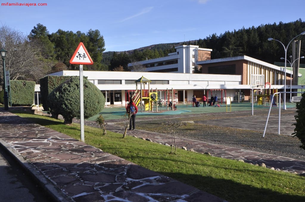 Centro de Visitantes y parque infantil