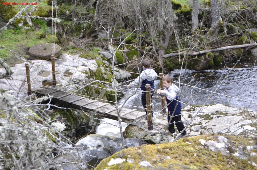 Pasarelas sobre el arroyo