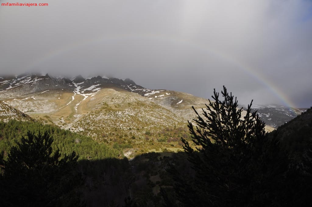 Arcoíris sobre el valle