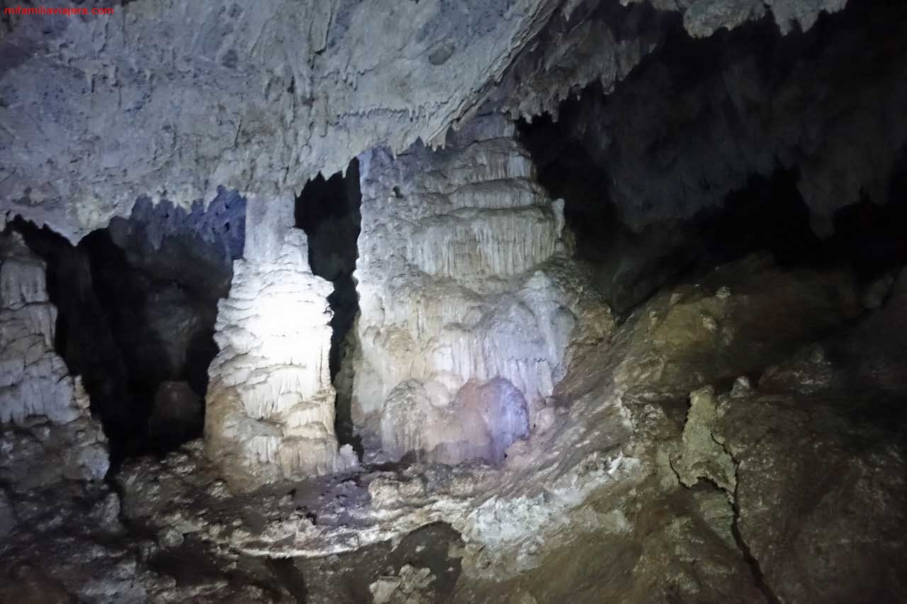 Columnas de la Cueva de Buseco