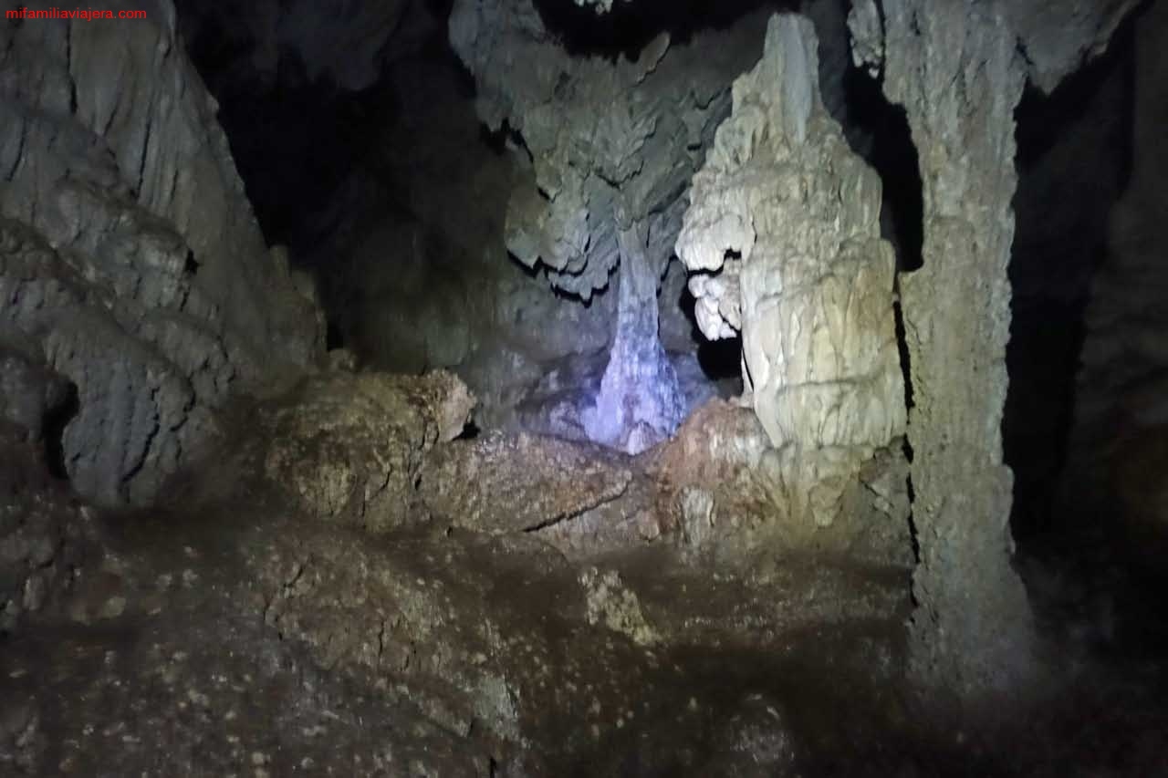 Galería central de la Cueva de Buseco