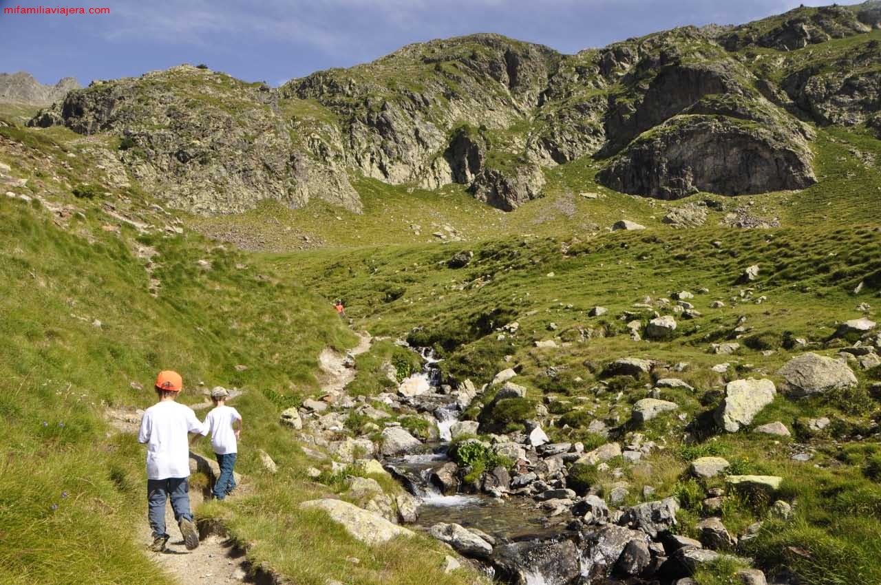 Ascenso por la orilla del Barranco de Gorgutes