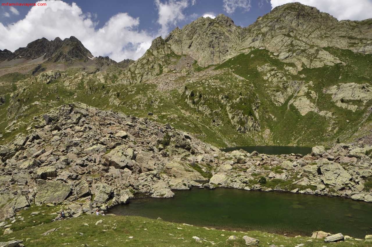 Panorámica de los dos ibones de Solana de Gorgutes