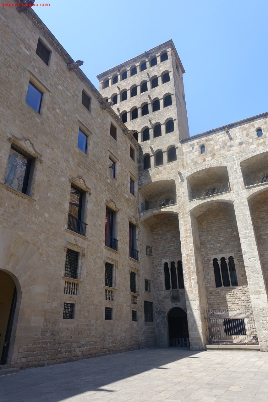 Edificio Archivo de la Corona de Aragón, en Barcelona
