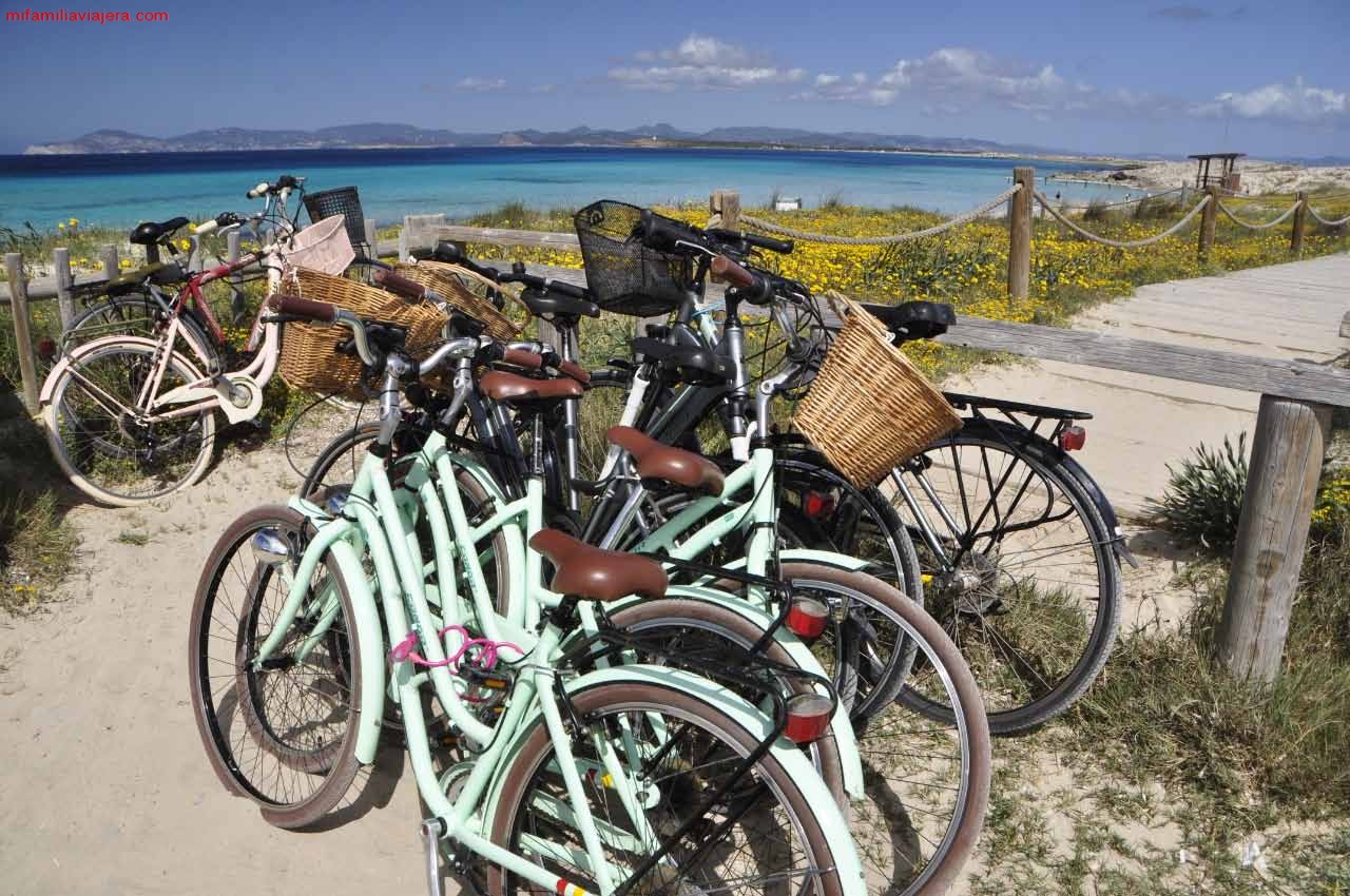 Formentera tiene numerosas vías verdes para disfrutarla en bicicleta