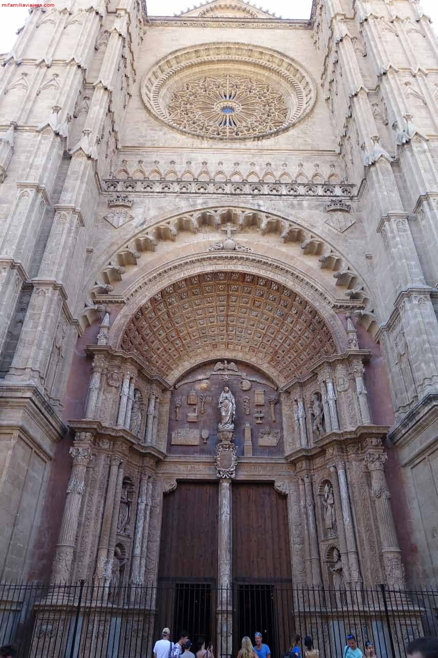 Detalle ornamental de la Catedral de Palma