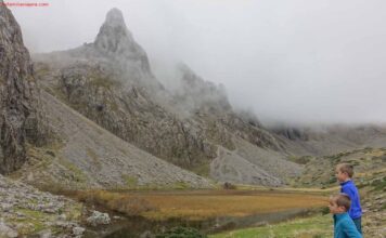 RUTA LAGUNA DE LAS VERDES EN LA RESERVA DE LA BIOSFERA DE BABIA Panorámica de la laguna de las Verdes