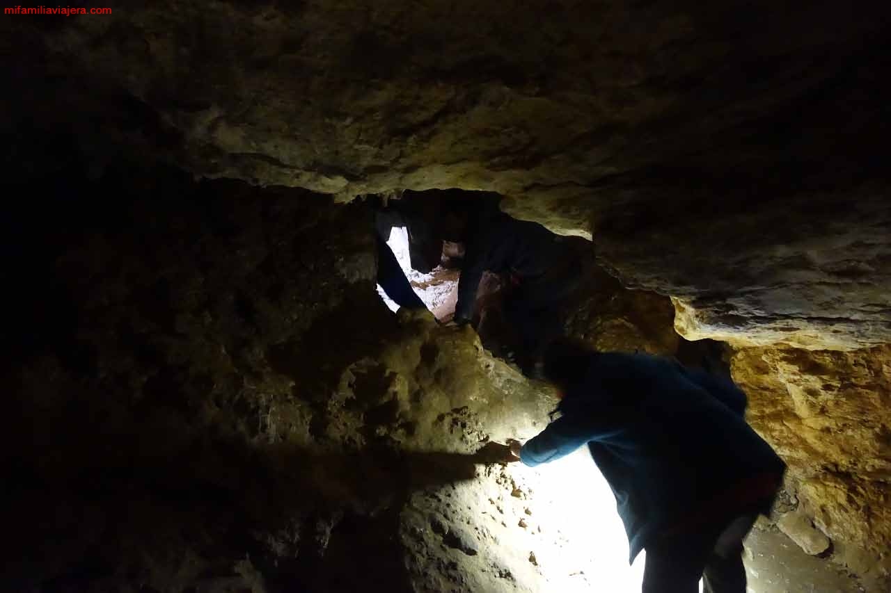 Interior de la Cueva de San Prudencio