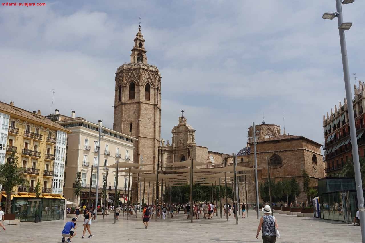 Plaza de la Reina, Catedral y Miguelete