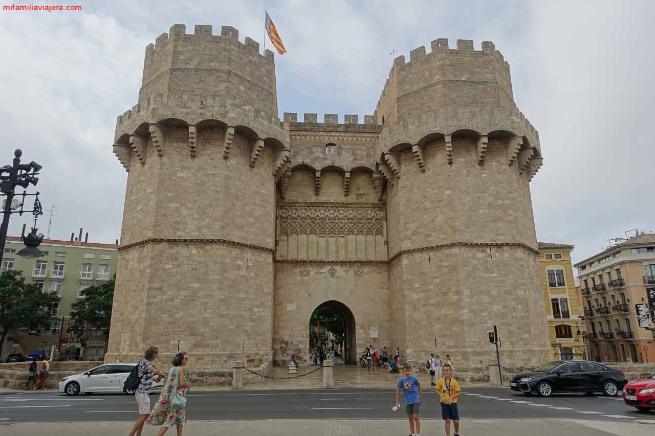 Entrada medieval de las Torres de Serranos de Valencia