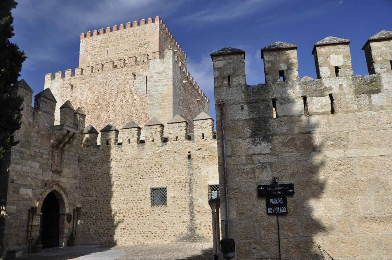 Entrada al Castillo de Enrique II de Trastámara