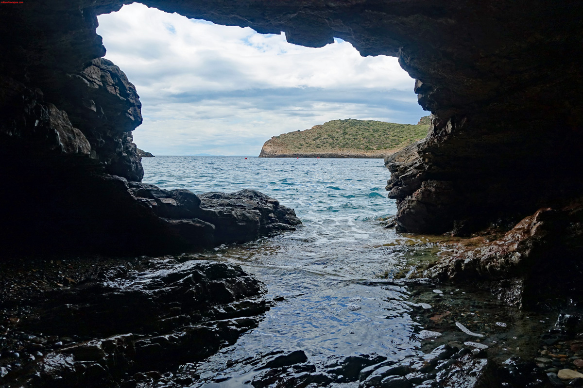 Cueva de Cala Cerrada