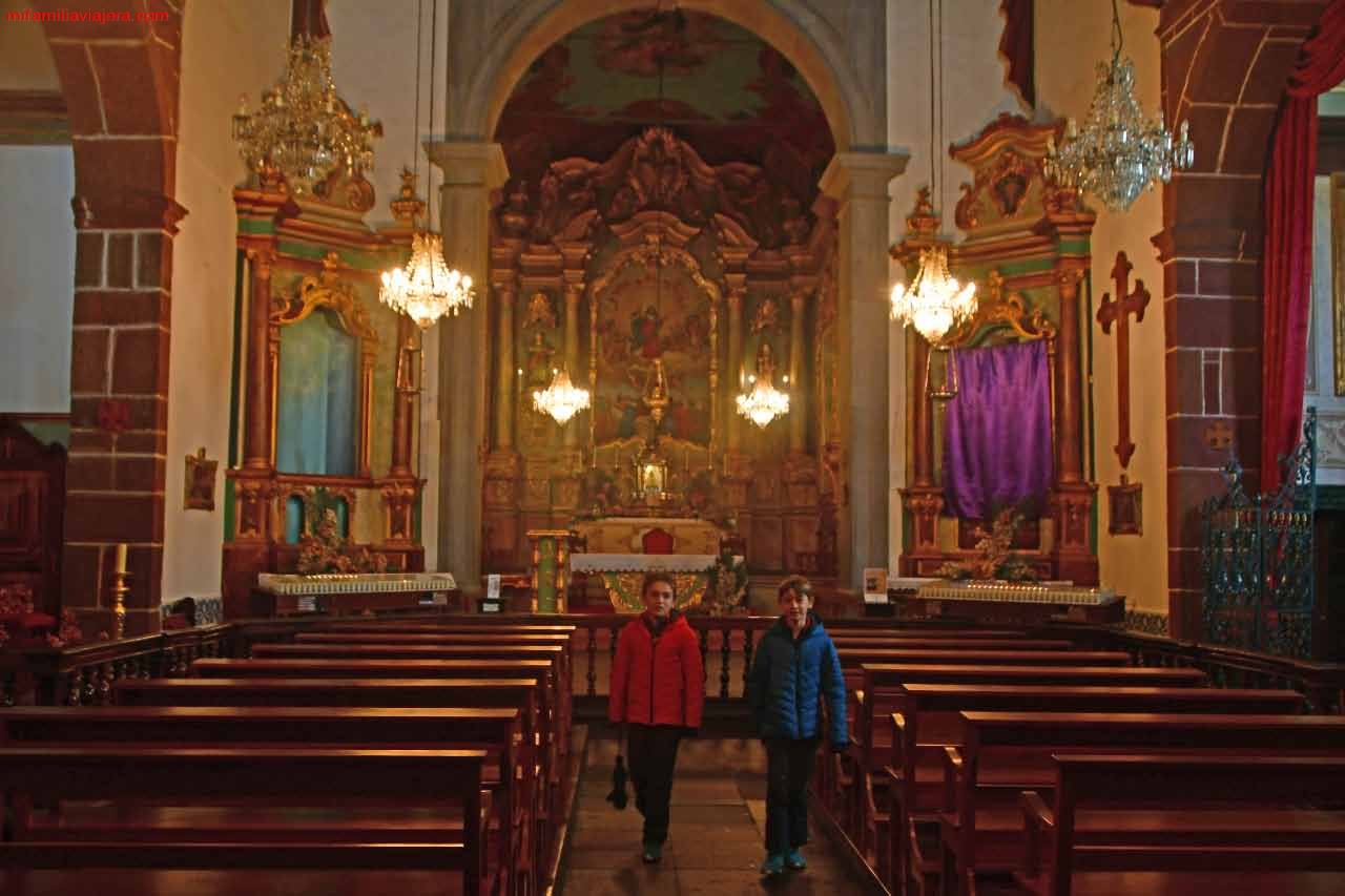 Interior iglesia Nuestra Señora de Monte 