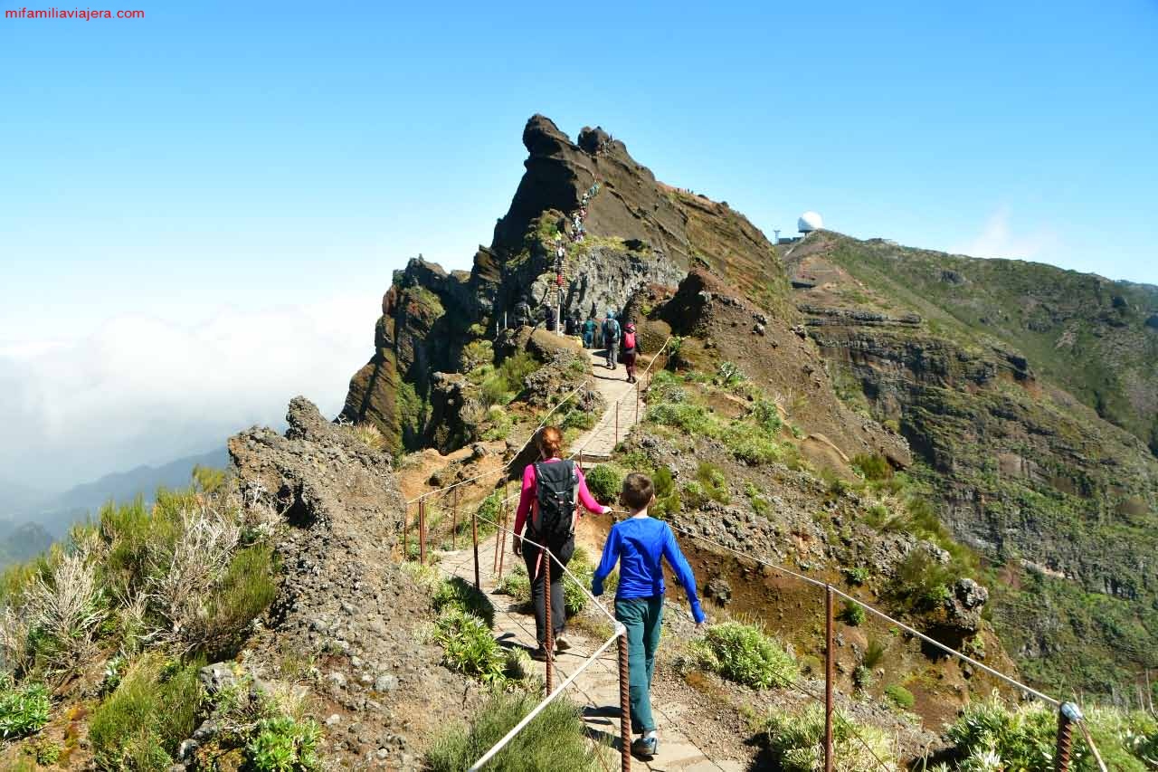 Regreso con el Pico Arieiro al fondo