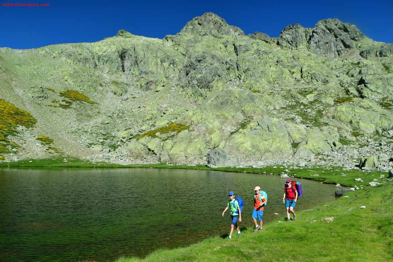 Llegada a la Laguna de los Caballeros, en Gredos