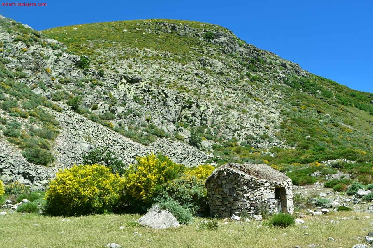 Antiguo chozo de pastores de las Llanaillas