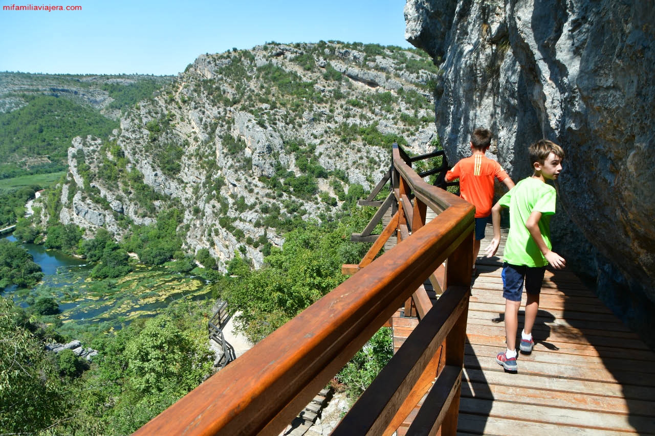 Recorrido exterior de la cueva