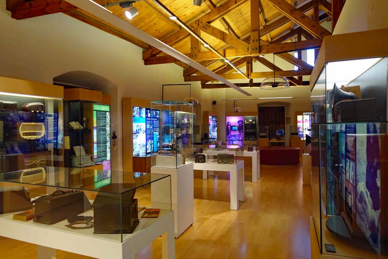 Interior del museo de la Radio de Luis del Olmo