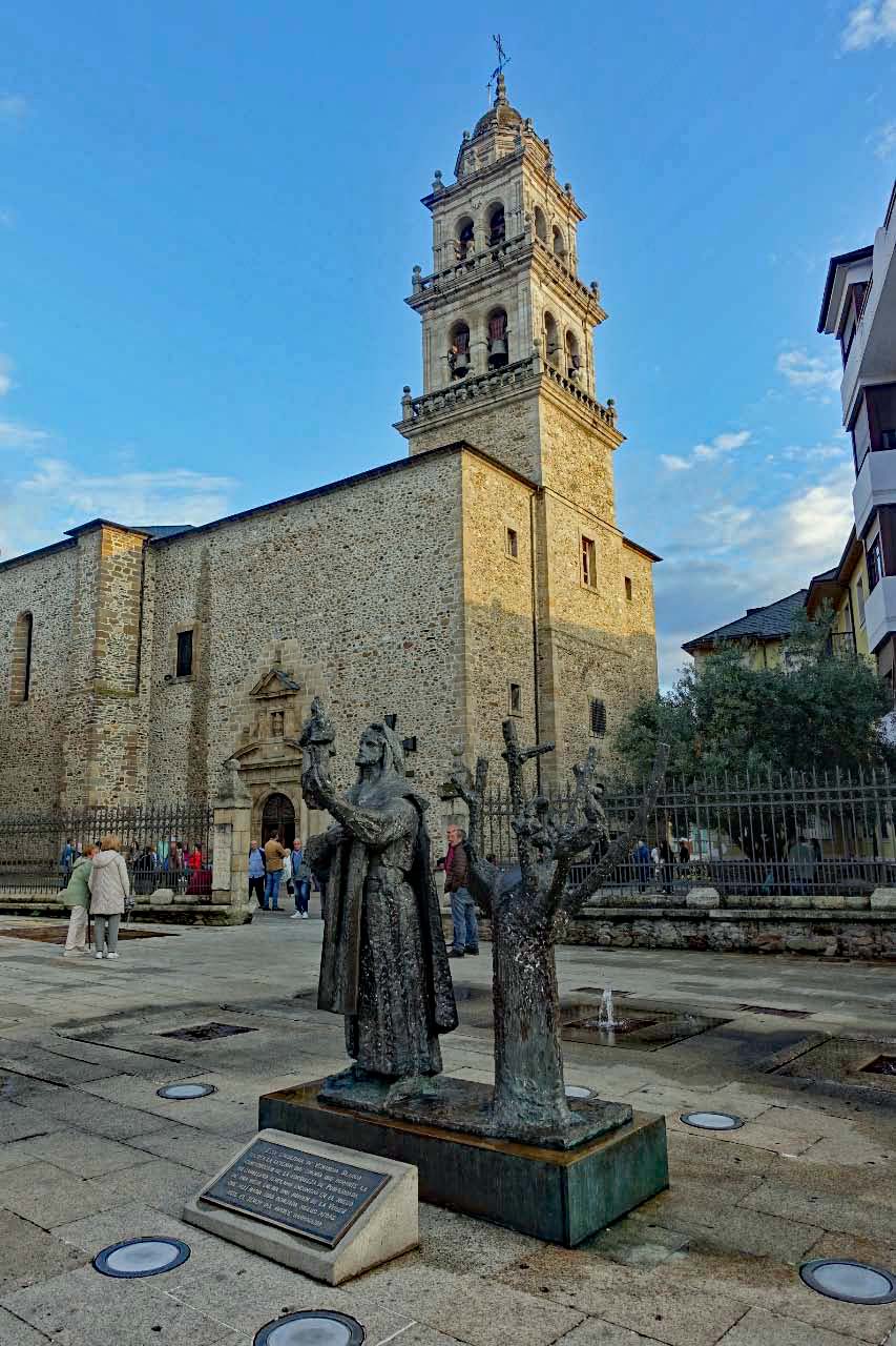 Exterior del templo Nuestra Señora de la Encina en Ponferrada