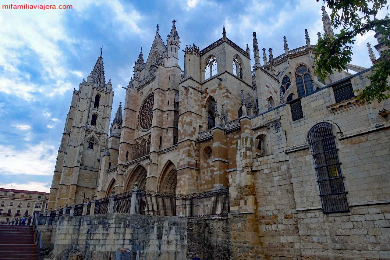 Catedral de Santa María de Regla - Uno de los monumento imprescindibles que ver en León