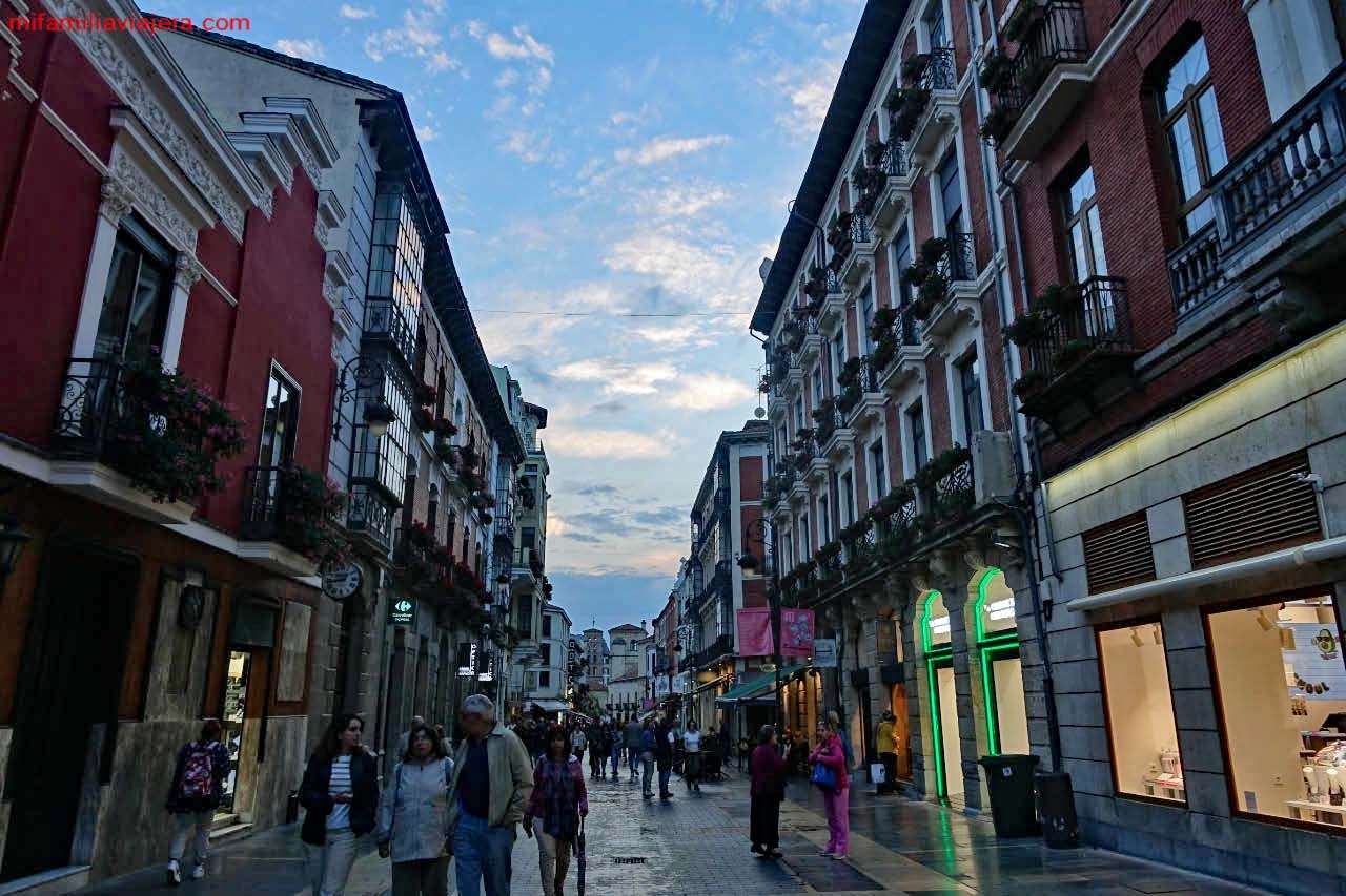 La siempre bulliciosa calle Ancha de León