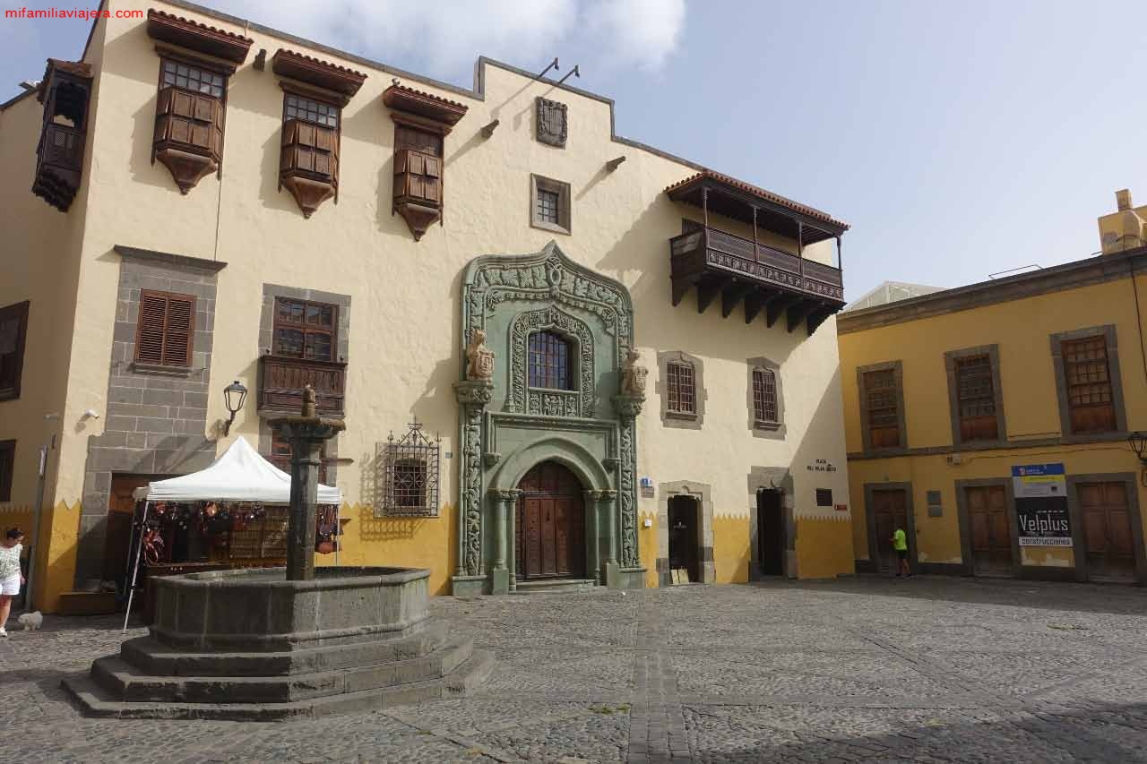 Fachada de la Casa de Colón