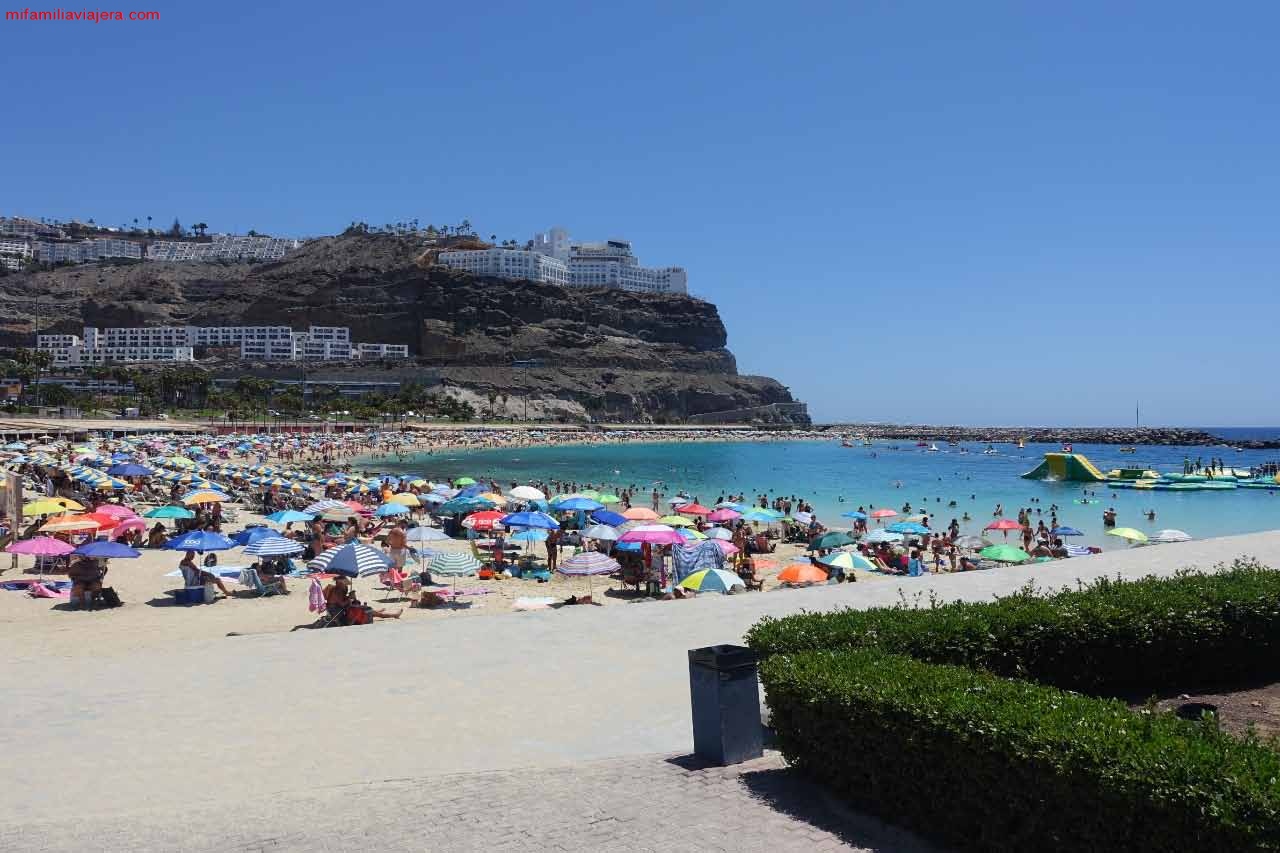 Playa turística de Amadores en Gran Canaria