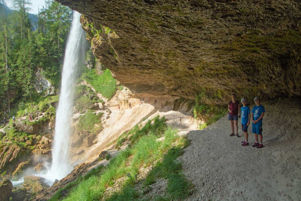 Impresionante cascada de Peričnik en Eslovenia