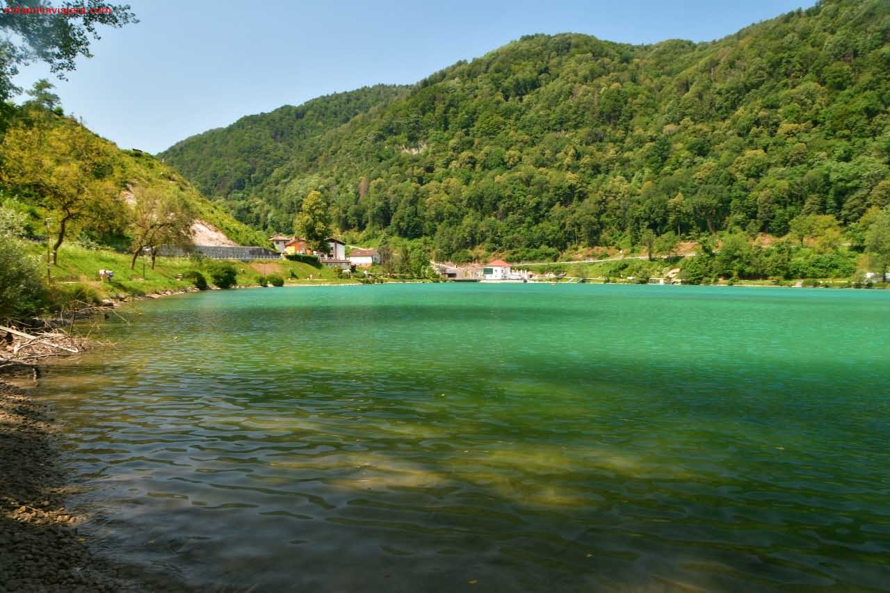 Lago Most na Soči en Eslovenia