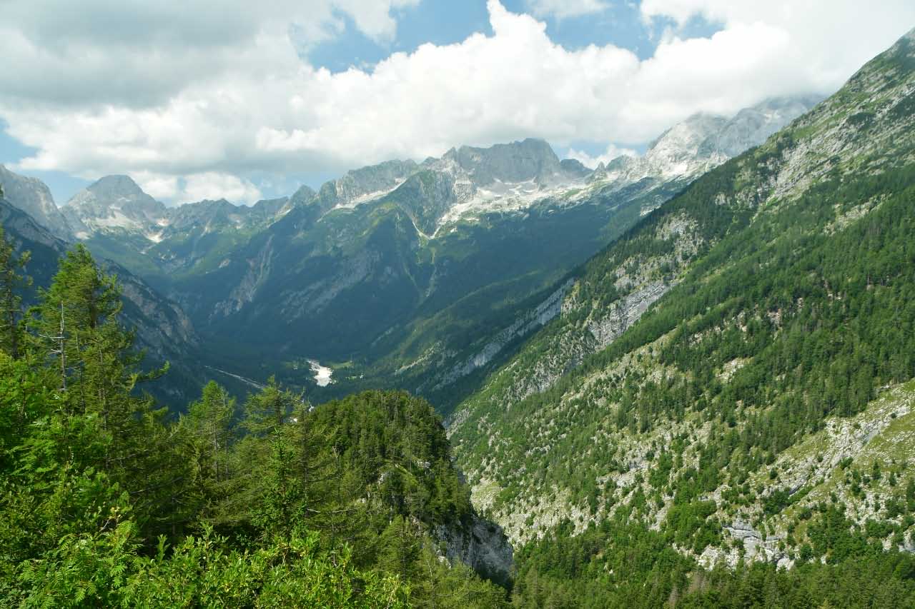 Vistas desde el collado del Paso Vršič en Eslovenia