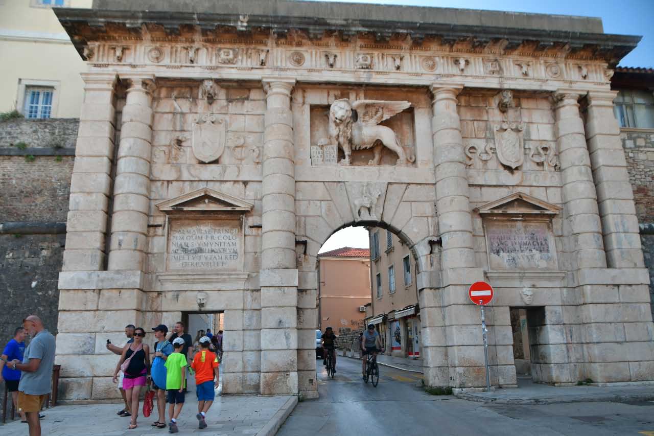 Puerta de Terraferma en Zadar , en Croacia
