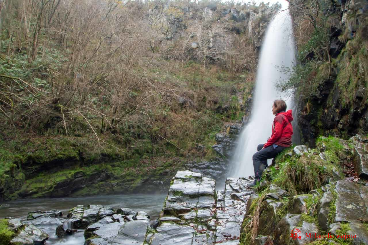 Cascada del Cioyo en el occidente de Asturias