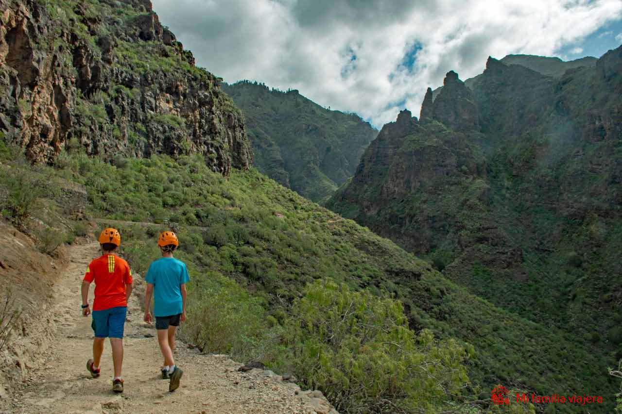 El acceso está regulado y es necesario llevar casco