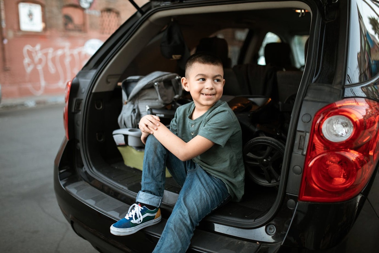 ¿Tu hijo se marea al viajar? Conoce la cinetosis infantil y sus señales