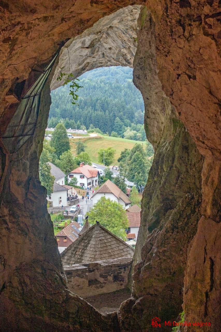 Vistas desde el Castillo de Predjama