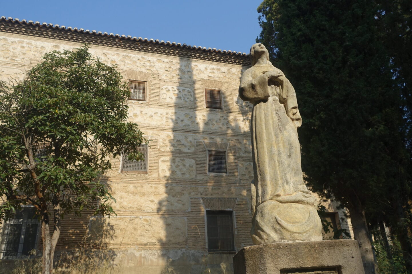 Patio del Monasterio de las Carmelitas Descalzas