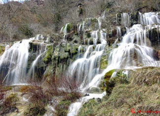 Ruta a la Cascada de Covalagua: excursión fácil en el Geoparque de Las Loras Cascada de Covalagua en el Geoparque de Las Loras